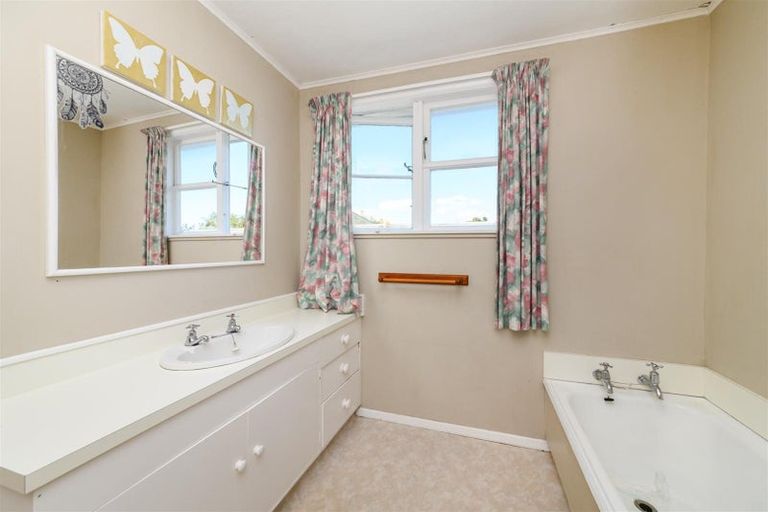 Photo of property in 31 Follett Street, Marton, 4710