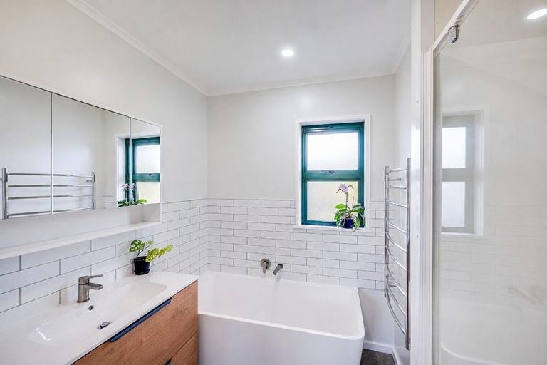 Photo of property in 16 Surrey Street, Taradale, Napier, 4112