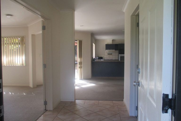 Photo of property in 10 Waimarino Road, Weymouth, Auckland, 2103