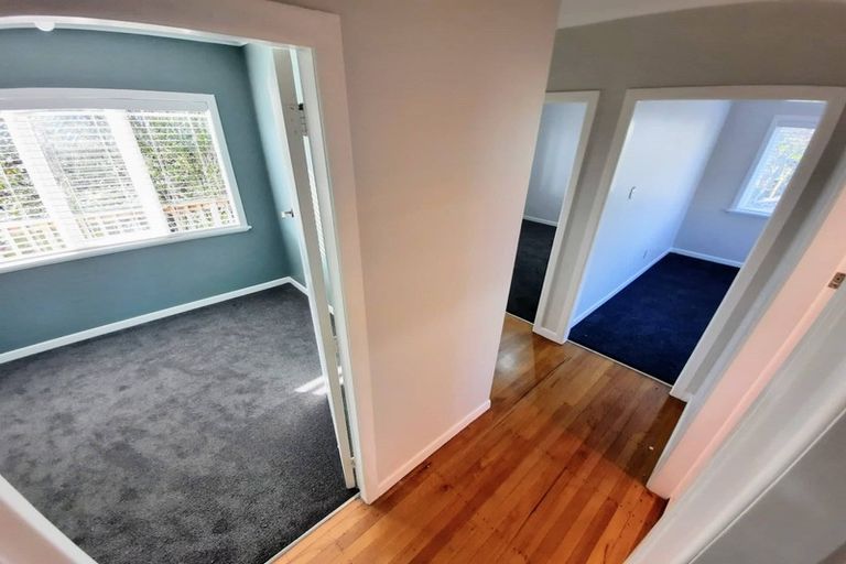 Photo of property in 3b Gazelle Avenue, Beach Haven, Auckland, 0626