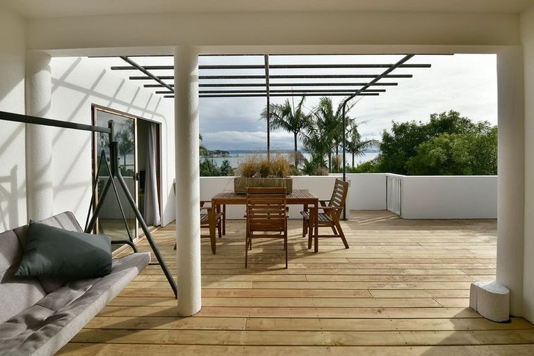 Photo of property in 956 Whangaparaoa Road, Manly, Whangaparaoa, 0930