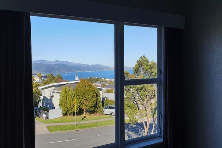 Photo of property in 231 Dowse Drive, Maungaraki, Lower Hutt, 5010