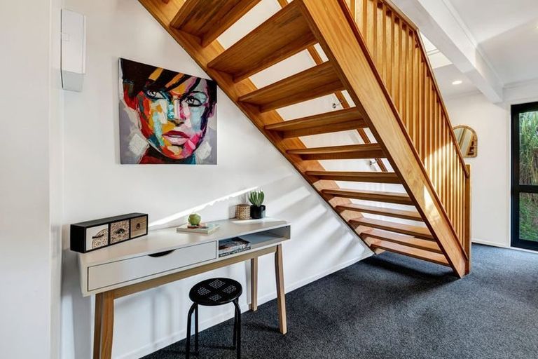 Photo of property in 2/4 Puaha Street, Takapuwahia, Porirua, 5022