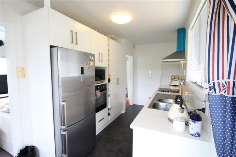 Photo of property in 19 Segedin Place, Glenfield, Auckland, 0629