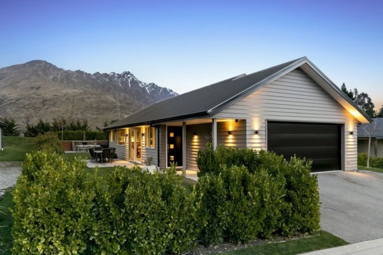 Photo of property in 4 Hanbury Lane, Lower Shotover, Queenstown, 9371