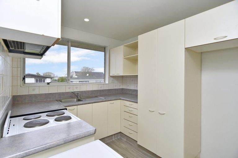 Photo of property in 1/3 James Condon Place, Redwood, Christchurch, 8051