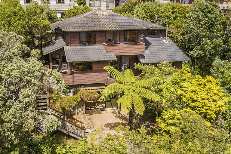 Photo of property in 14a Spicer Place, Tawa, Wellington, 5028