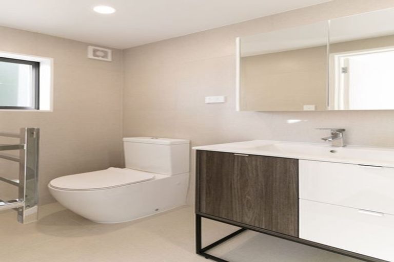 Photo of property in 12 Rangimarie Close, Opaheke, Papakura, 2113