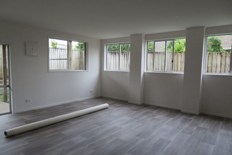 Photo of property in 4171a Great North Road, Glen Eden, Auckland, 0602