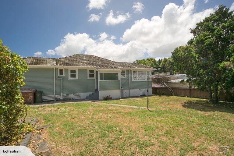 Photo of property in 27 Vanguard Road, Kelston, Auckland, 0602