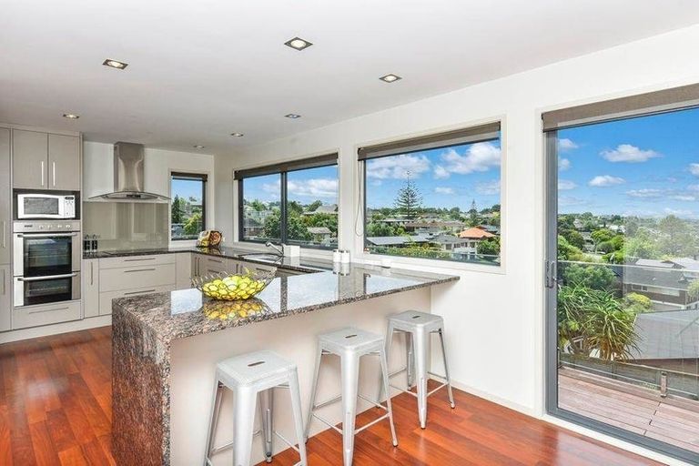 Photo of property in 7a Elizabeth Place, Mairangi Bay, Auckland, 0630