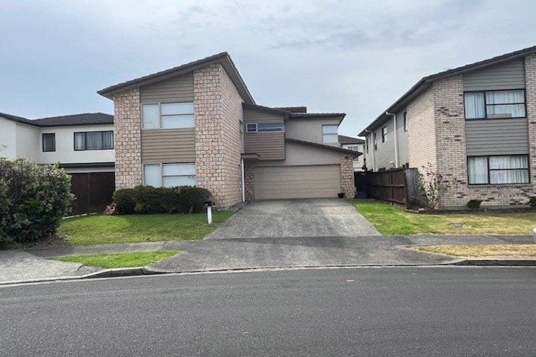 Photo of property in 26 Heidi Crescent, Flat Bush, Auckland, 2016