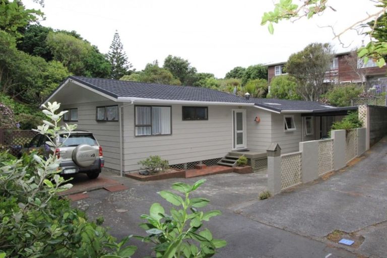 Photo of property in 28a Whanake Street, Titahi Bay, Porirua, 5022