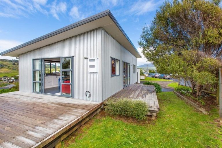 Photo of property in 30 Manukau Road, Raglan, 3225