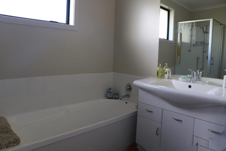 Photo of property in 20 Richardson Avenue, Pukekohe, 2120