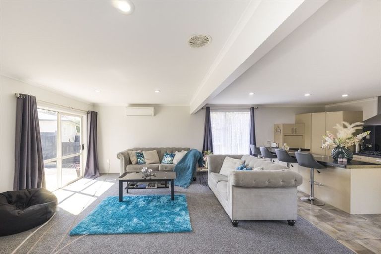 Photo of property in 14 Lewis Place, Highbury, Palmerston North, 4412