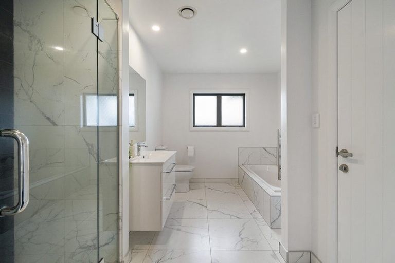 Photo of property in 2 Serenity Crescent, Kelvin Grove, Palmerston North, 4414