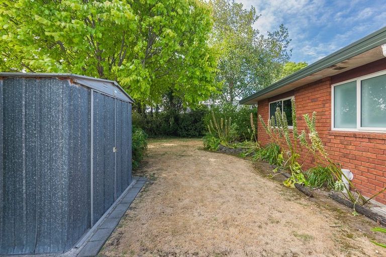 Photo of property in 24 Wendy Place, Heathcote Valley, Christchurch, 8022