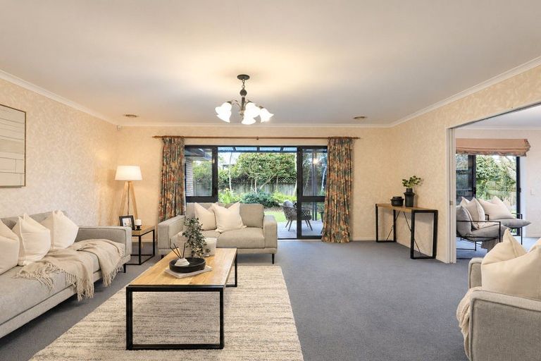 Photo of property in 1 Roderick Place, Rototuna, Hamilton, 3210