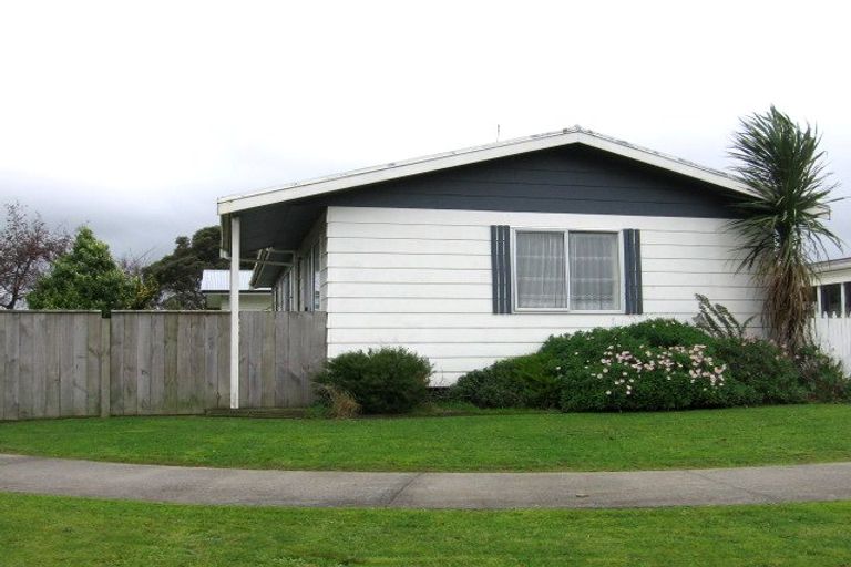 Photo of property in 29 Acacia Street, Kelvin Grove, Palmerston North, 4414