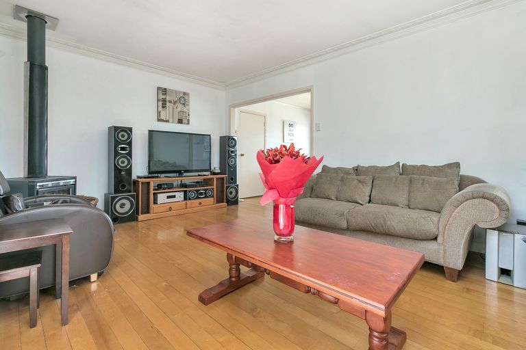 Photo of property in 77 Royal Road, Massey, Auckland, 0614