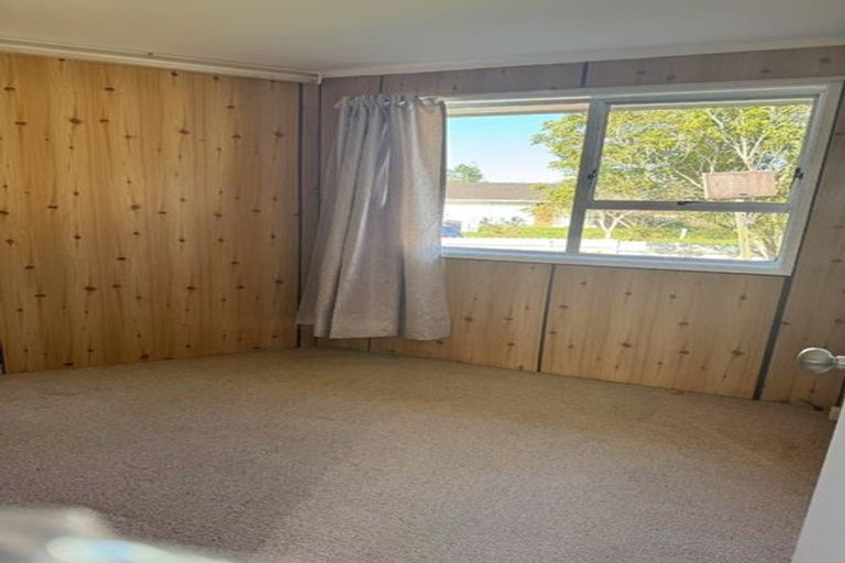 Photo of property in 2 Cranberry Place, Bucklands Beach, Auckland, 2012