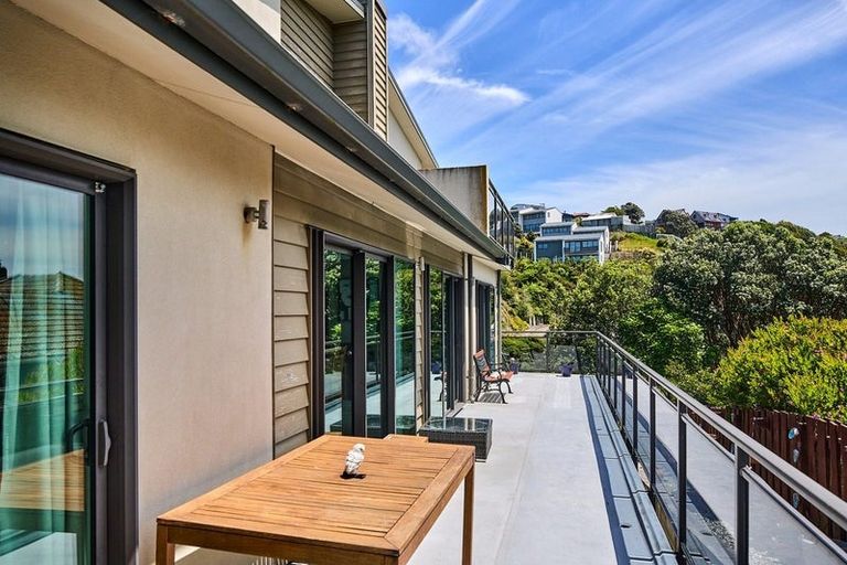 Photo of property in 21 View Road, Titahi Bay, Porirua, 5022