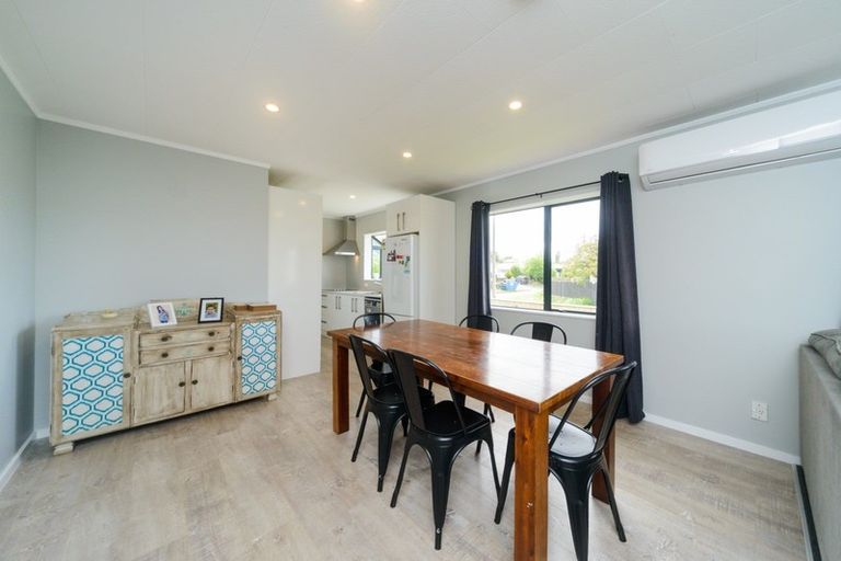 Photo of property in 17 Dahlstrom Grove, Kelvin Grove, Palmerston North, 4414