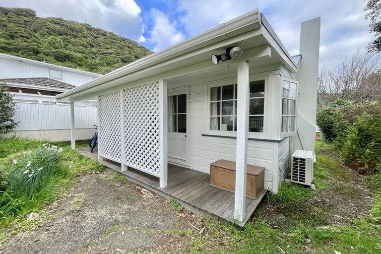 Photo of property in 5 Kauri Street, Eastbourne, Lower Hutt, 5013