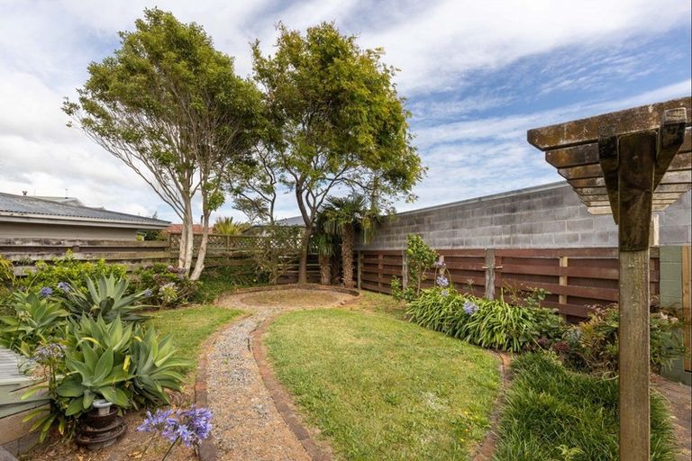 Photo of property in 6 Harriet Place, Spotswood, New Plymouth, 4310