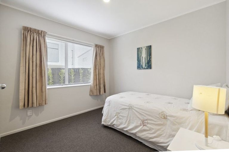 Photo of property in 15 Hocken Place, Mangere Bridge, Auckland, 2022