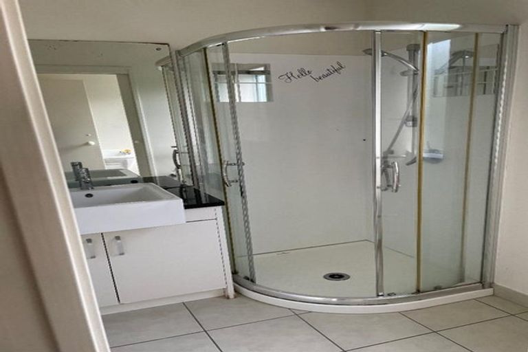 Photo of property in 2/17 Kells Place, Botany Downs, Auckland, 2010