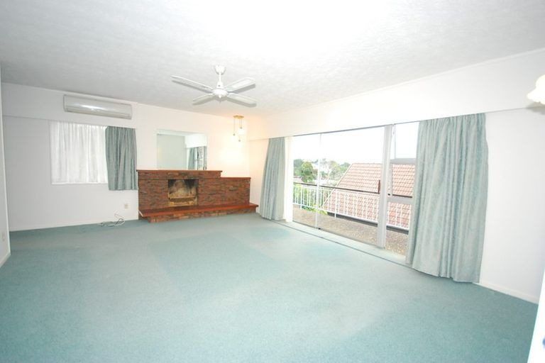 Photo of property in 19 Maxwelton Drive, Mairangi Bay, Auckland, 0630