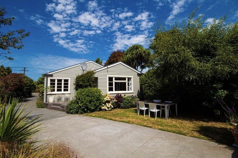Photo of property in 32 Aorangi Road, Bryndwr, Christchurch, 8053