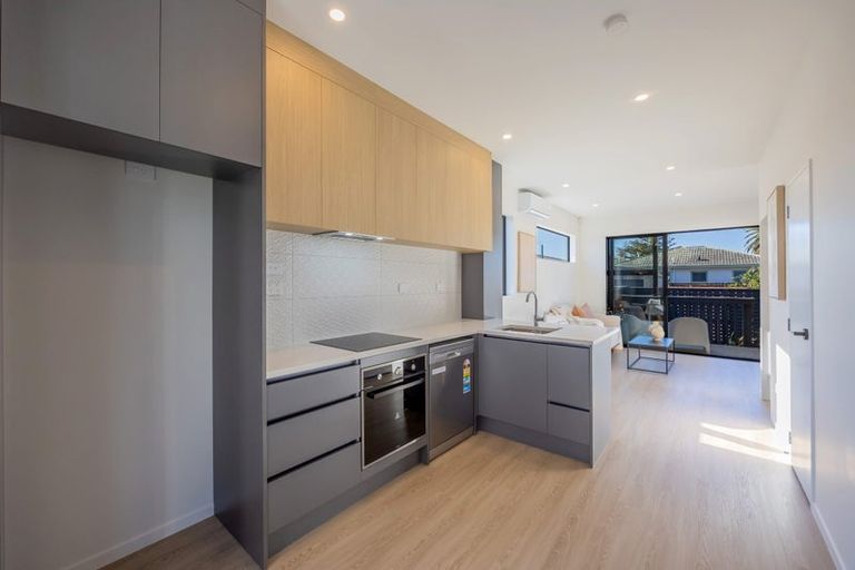 Photo of property in 2/1 Cape Road, Mangere, Auckland, 2022