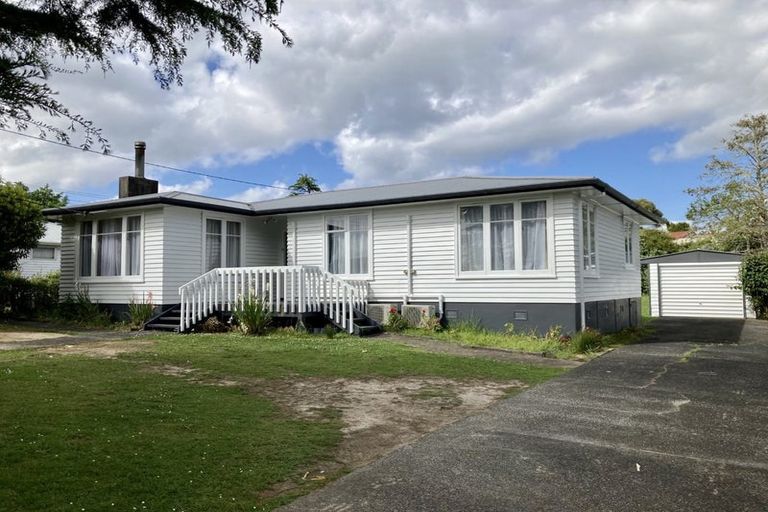Photo of property in 318 Swanson Road, Henderson, Auckland, 0610