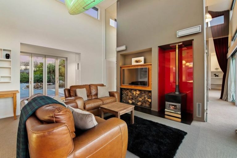Photo of property in 16 Waimana Place, Wanaka, 9305
