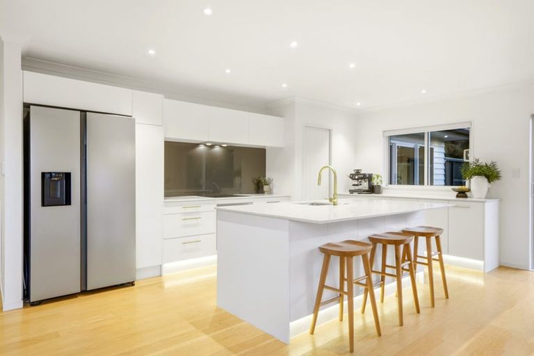 Photo of property in 343 Glenvar Road, Long Bay, Auckland, 0630