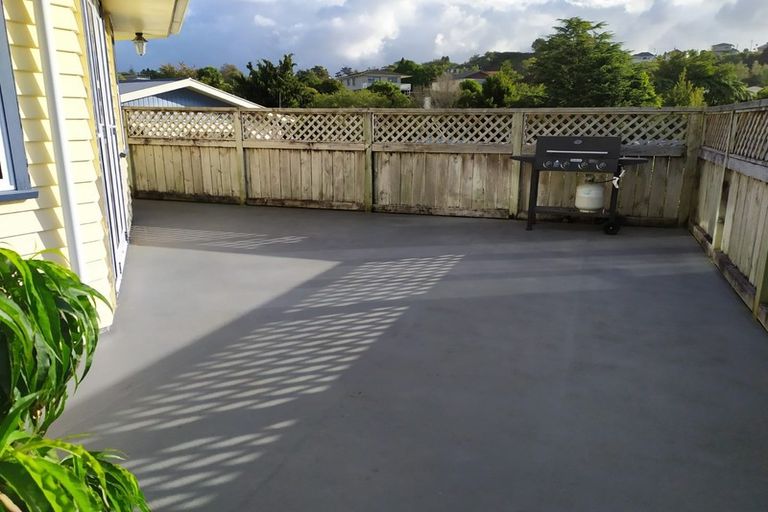 Photo of property in 5 Kendal Place, Merrilands, New Plymouth, 4312