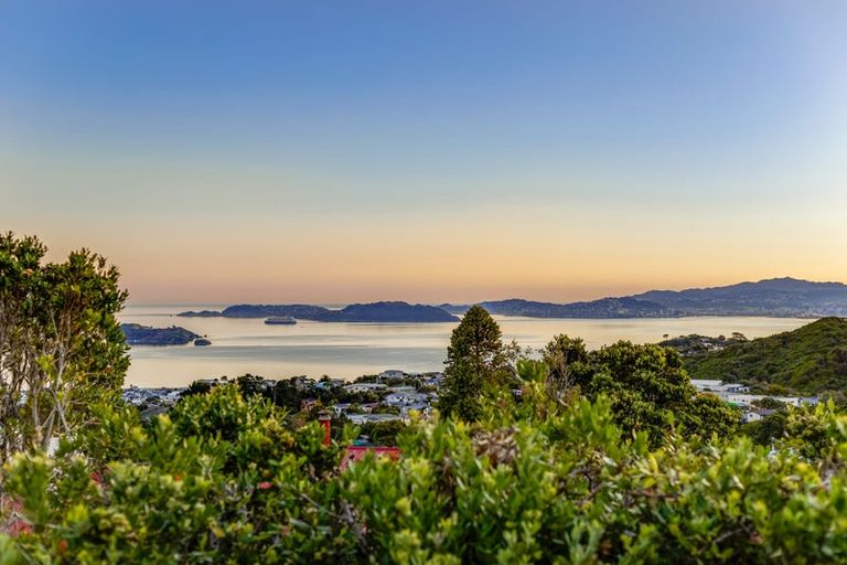 Photo of property in 23 Cypress Drive, Maungaraki, Lower Hutt, 5010