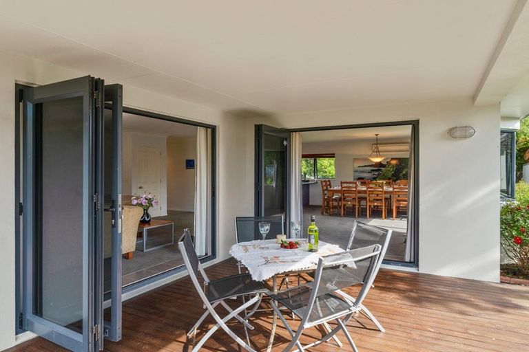 Photo of property in 28 Holden Avenue, Holdens Bay, Rotorua, 3010
