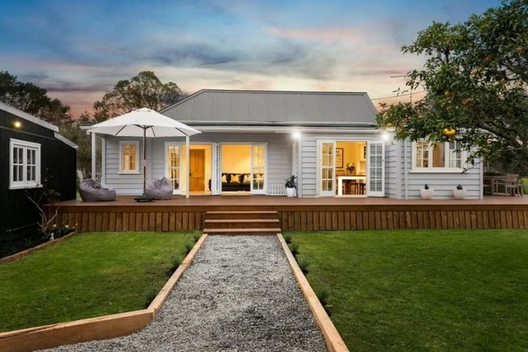 Photo of property in 29 Taupaki Road, Taupaki, Henderson, 0782