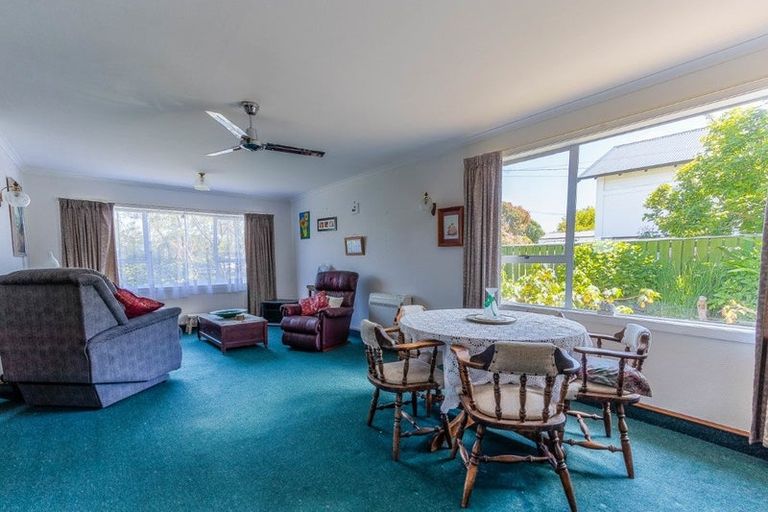 Photo of property in 18 Hunia Street, Marton, 4710