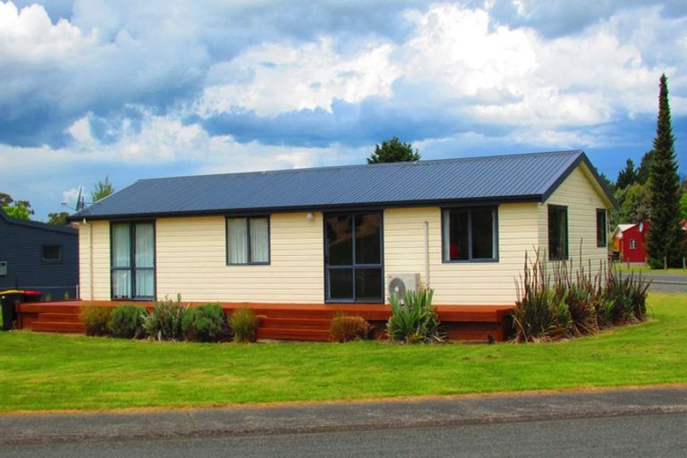 Photo of property in 2 Muriwai Drive, Manapouri, 9679