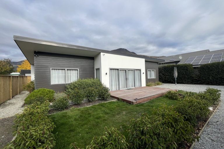 Photo of property in 8 Sylvan Street, Lake Hayes, Queenstown, 9304