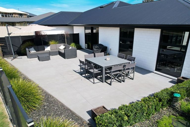 Photo of property in 19 Grove Avenue, Weston, Oamaru, 9401