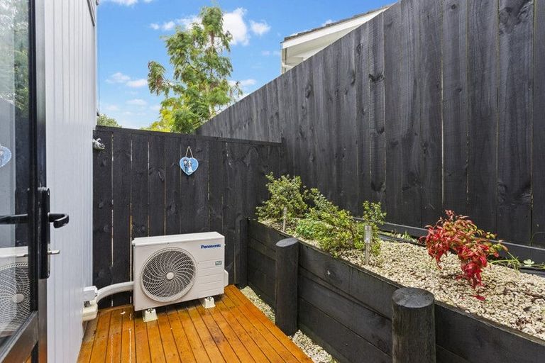 Photo of property in 19c Farwood Drive, Henderson, Auckland, 0612