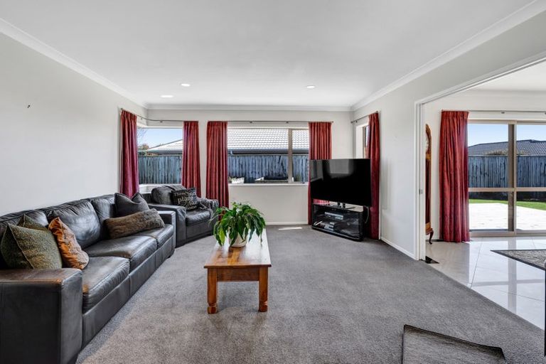 Photo of property in 20 Kahikatea Street, Inglewood, 4330