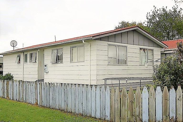 Photo of property in 27 Kamahi Avenue, Hawera, 4610