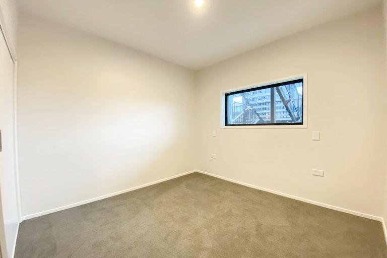 Photo of property in 5 Whakarato Way, Takanini, 2112